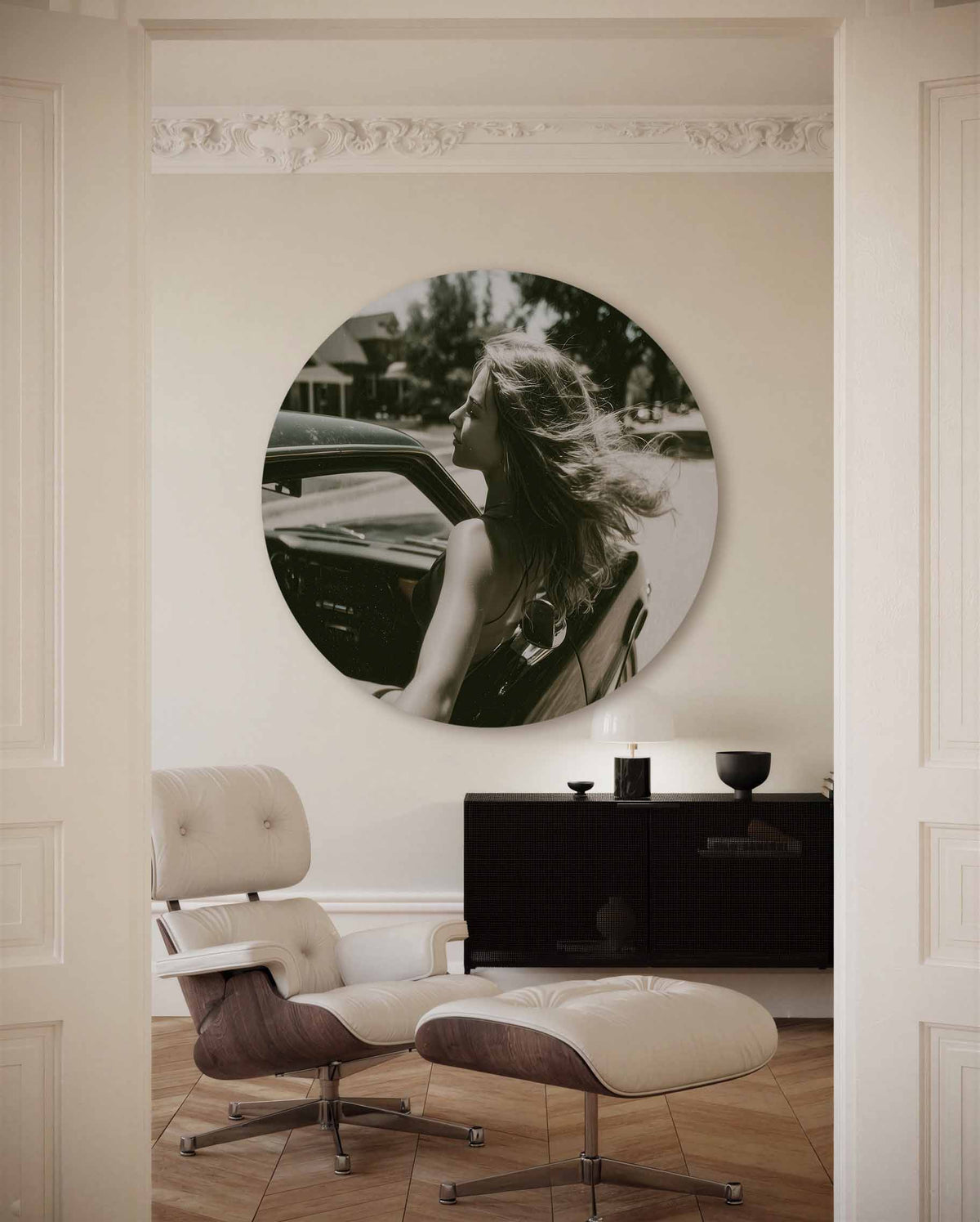 Vrouw in auto – kleurrijke Pop Art muurcirkel voor aan de muur