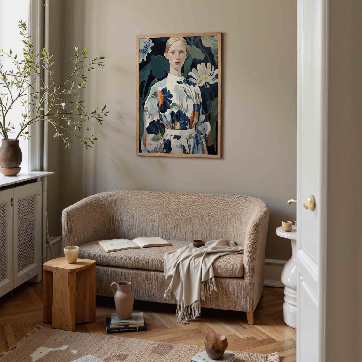 Vrouw met bloemenjurk – botanische poster in staand formaat