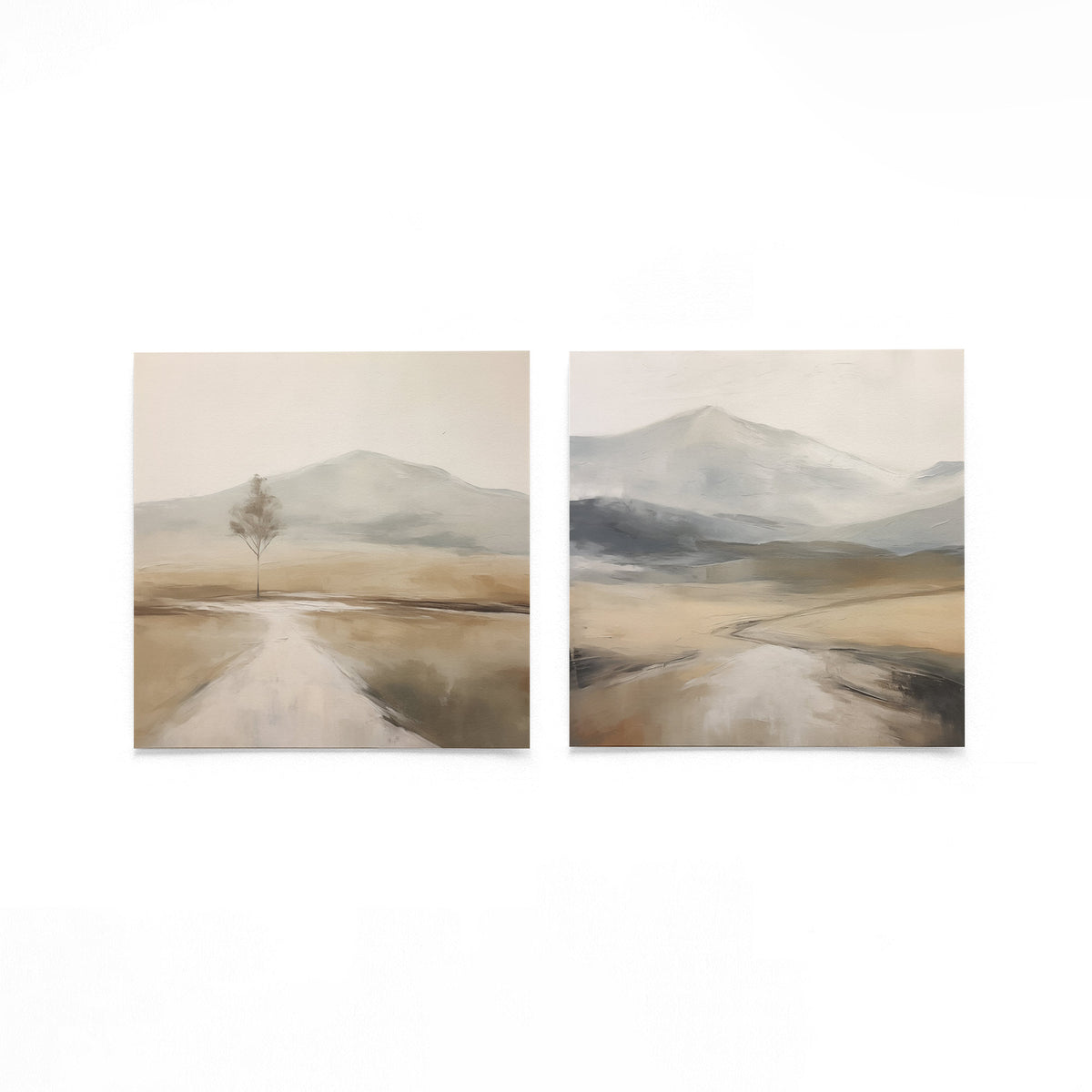 Twee vierkante posters met berglandschap en eenzame boom op een gebroken witte achtergrond