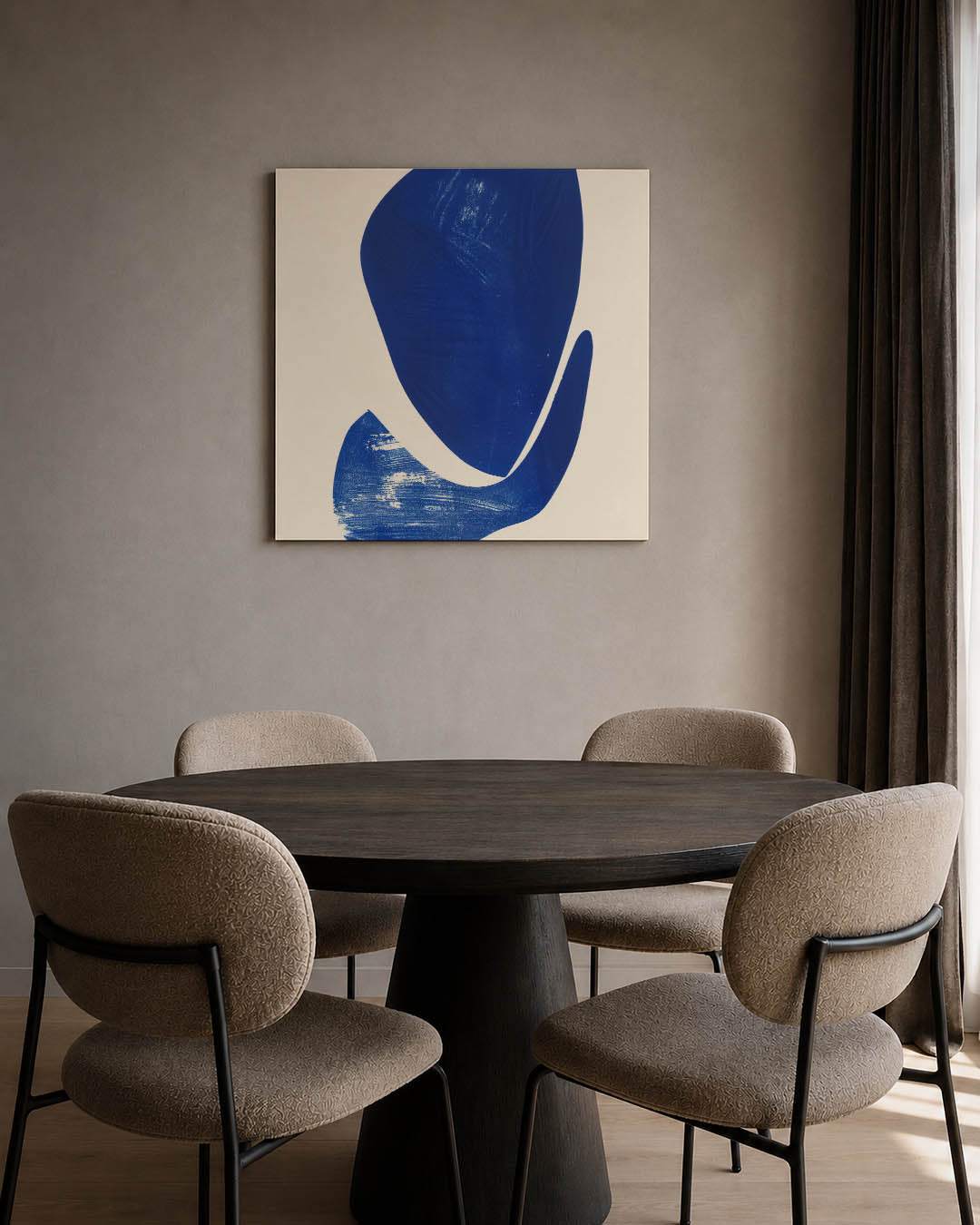 Organische blauwe vormen kunstwerk – tweede productweergave – dit kunstwerk toont vloeiende, organische vormen in diep blauw
