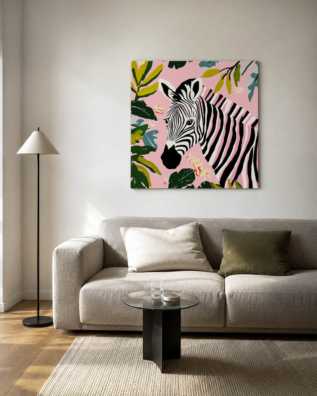 Zebra en bladeren kunstwerk – detailweergave – dit werk toont een zebra omringd door groene bladeren op een roze achtergrond.