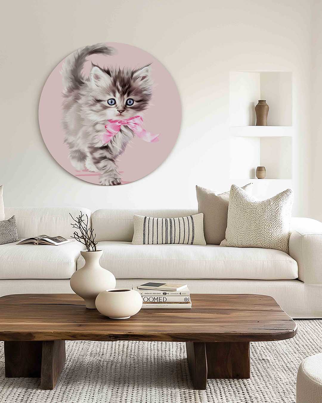 Kitten met roze strik – muurcirkel met kleur en vormen voor aan de muur