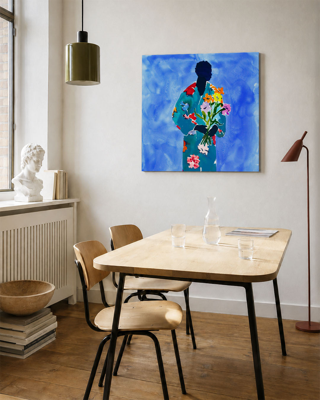 Vrolijke bloemenfiguur kunstwerk – vierkante wanddecoratie – dit werk toont een silhouet met een kleurrijke bloemenprint