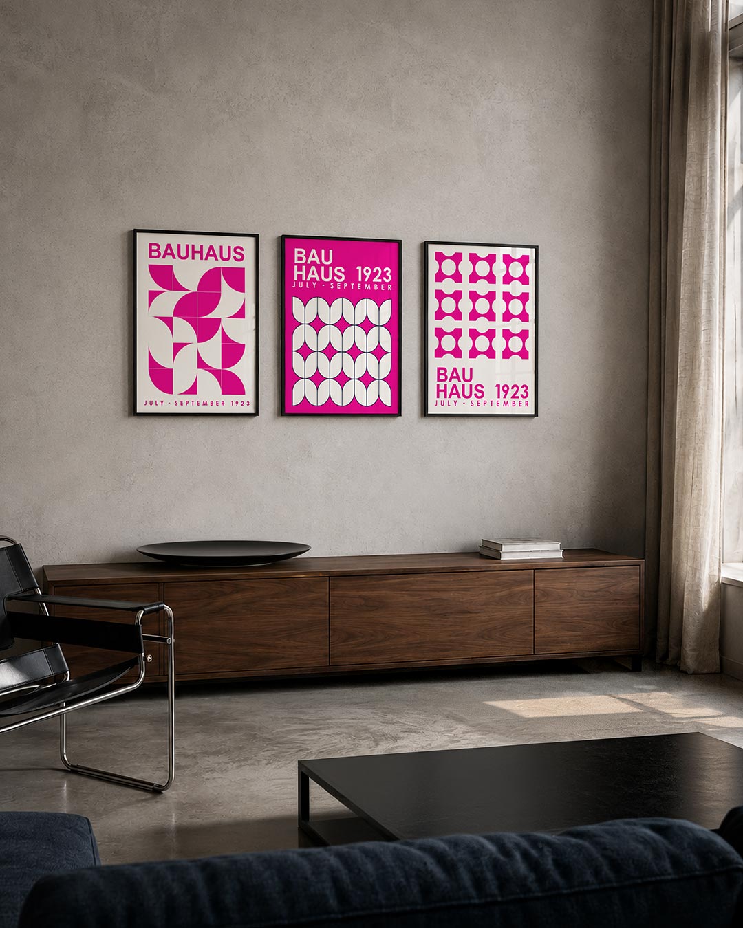 Vorm en kleur driedelige posterset – felle roze en witte vormen dansen in een speelse compositie. Halve cirkels en vierkanten