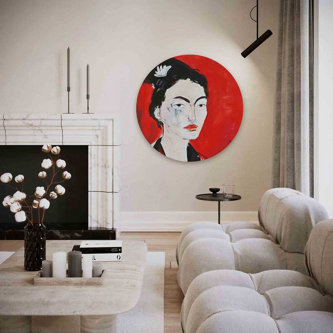 Portret met rode achtergrond – abstracte textuur muurcirkel als wanddecoratie