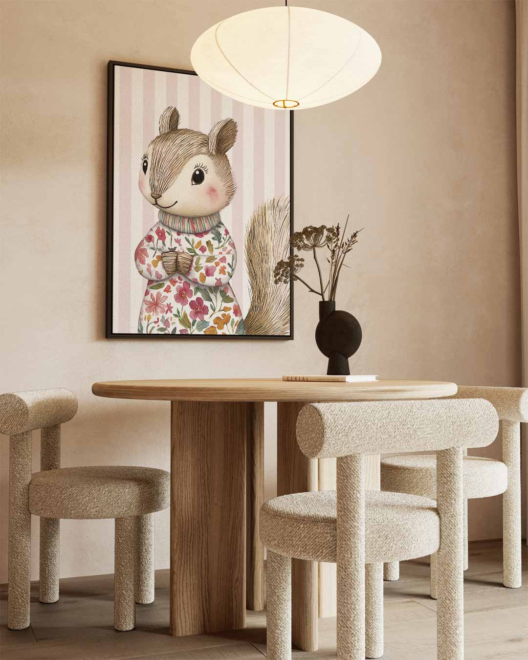 Schattige Bloemen Eekhoorn – kunstwerk met zwarte baklijst