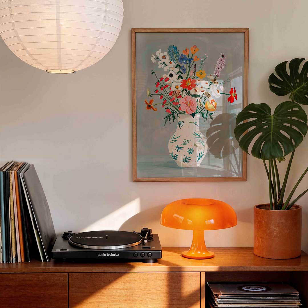 Bloemen in vaas – staande kleurrijke wanddecoratie van WallArtistic