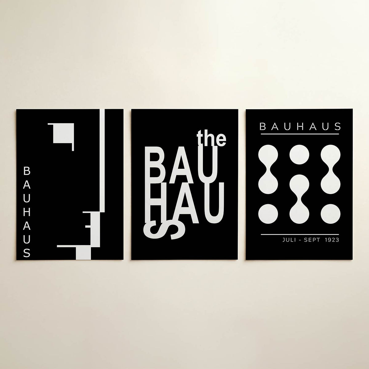 Zwart wit lijnenspel posterset – detailweergave – deze posterset in drie delen speelt met zwart-wit contrasten en strakke