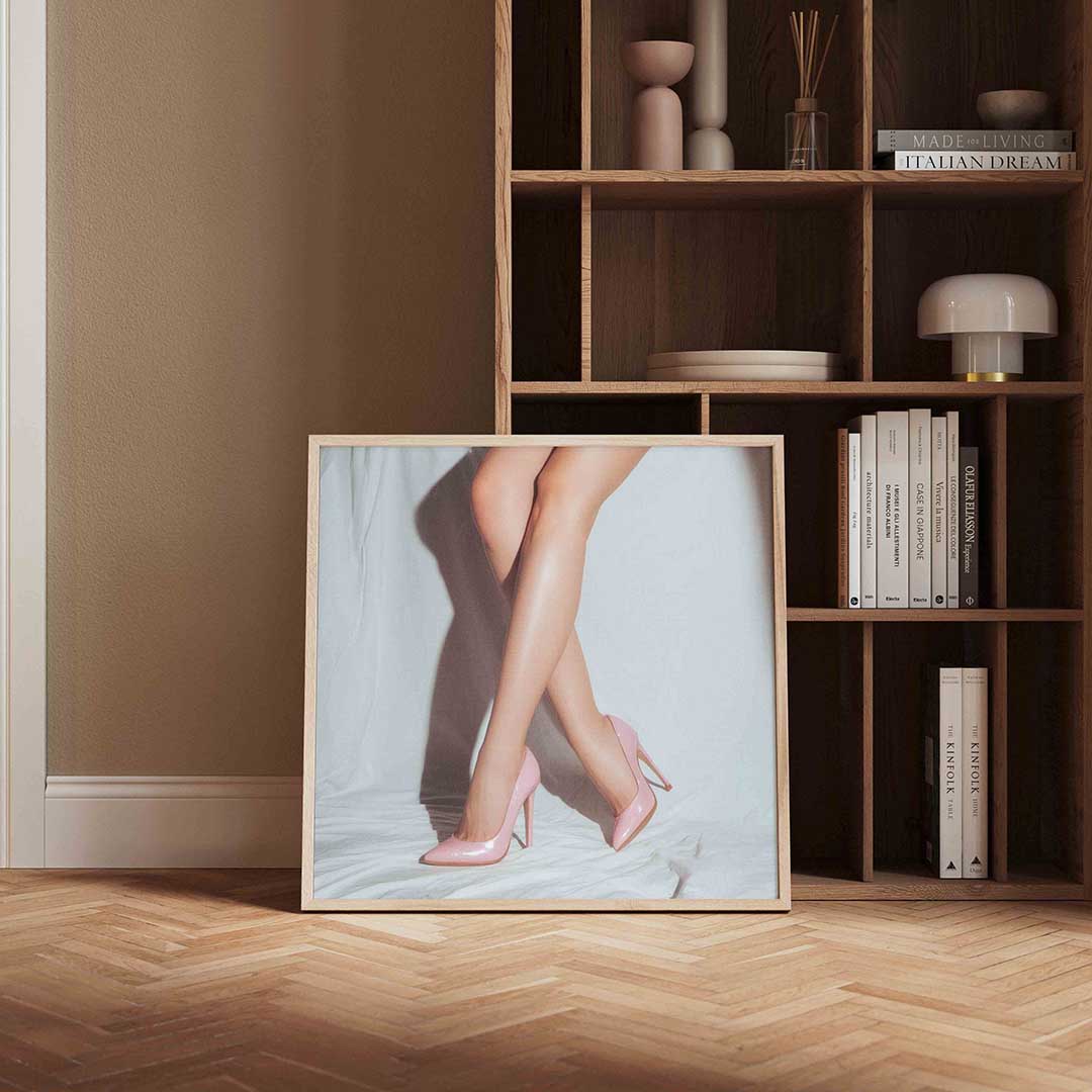Roze hakken – kleurrijke Pop Art poster in vierkant formaat