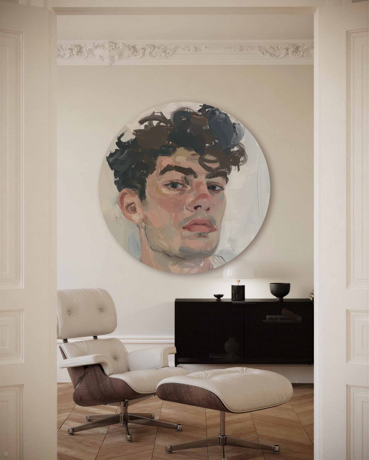 Portret met krullend haar – muurcirkel met kleur en vormen voor aan de muur
