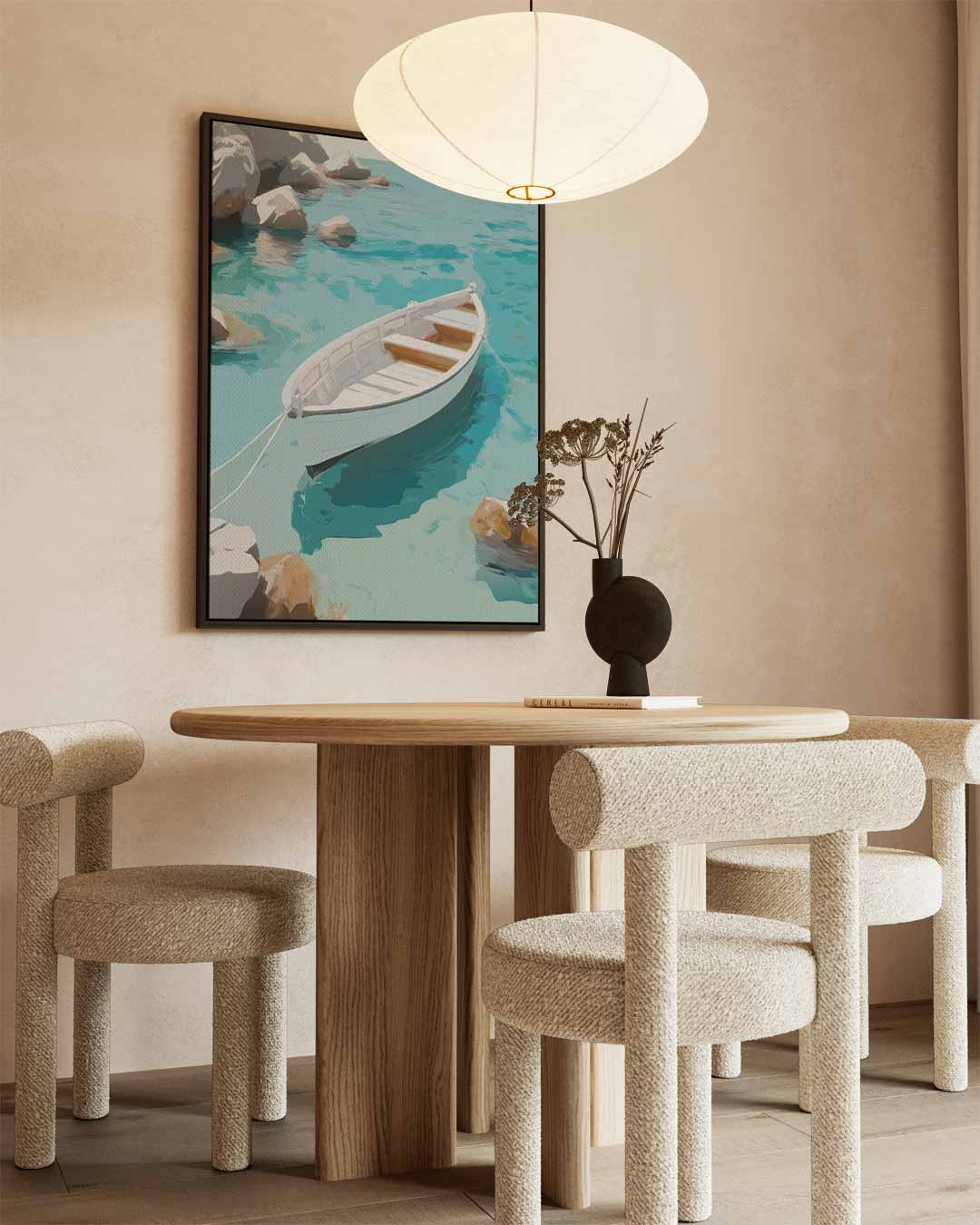 Rustgevend Bootje op Helder Blauw Water – staand kunstwerk voor modern interieur