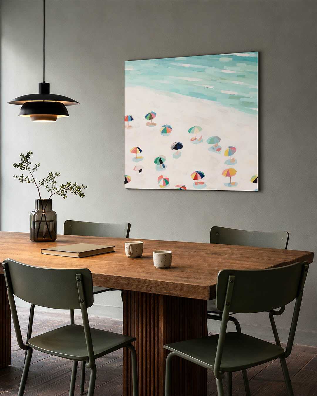 Zomerse strandscène kunstwerk – tweede productweergave – dit toont een levendige strandscène met kleurrijke parasols