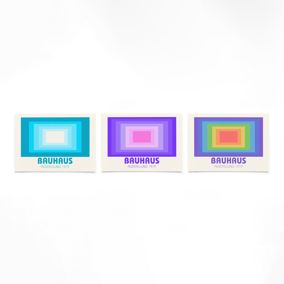 Drie landscape posters met gekleurde rechthoeklagen als vrijstaande productfoto