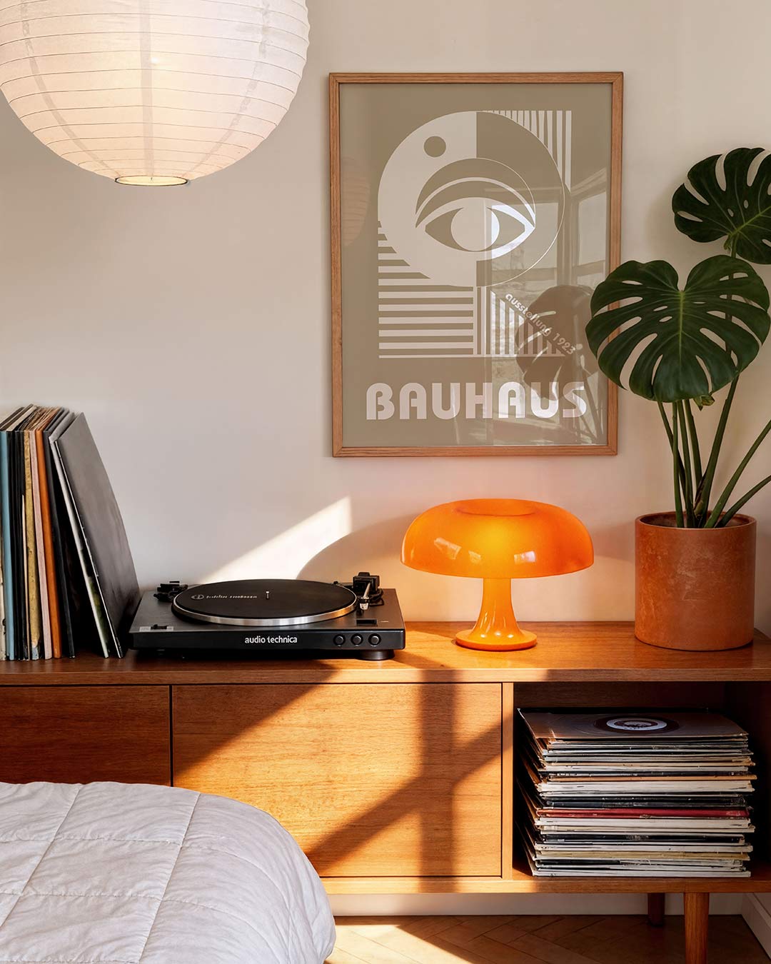Oog en lijnen – geometrische Bauhaus poster in staand formaat