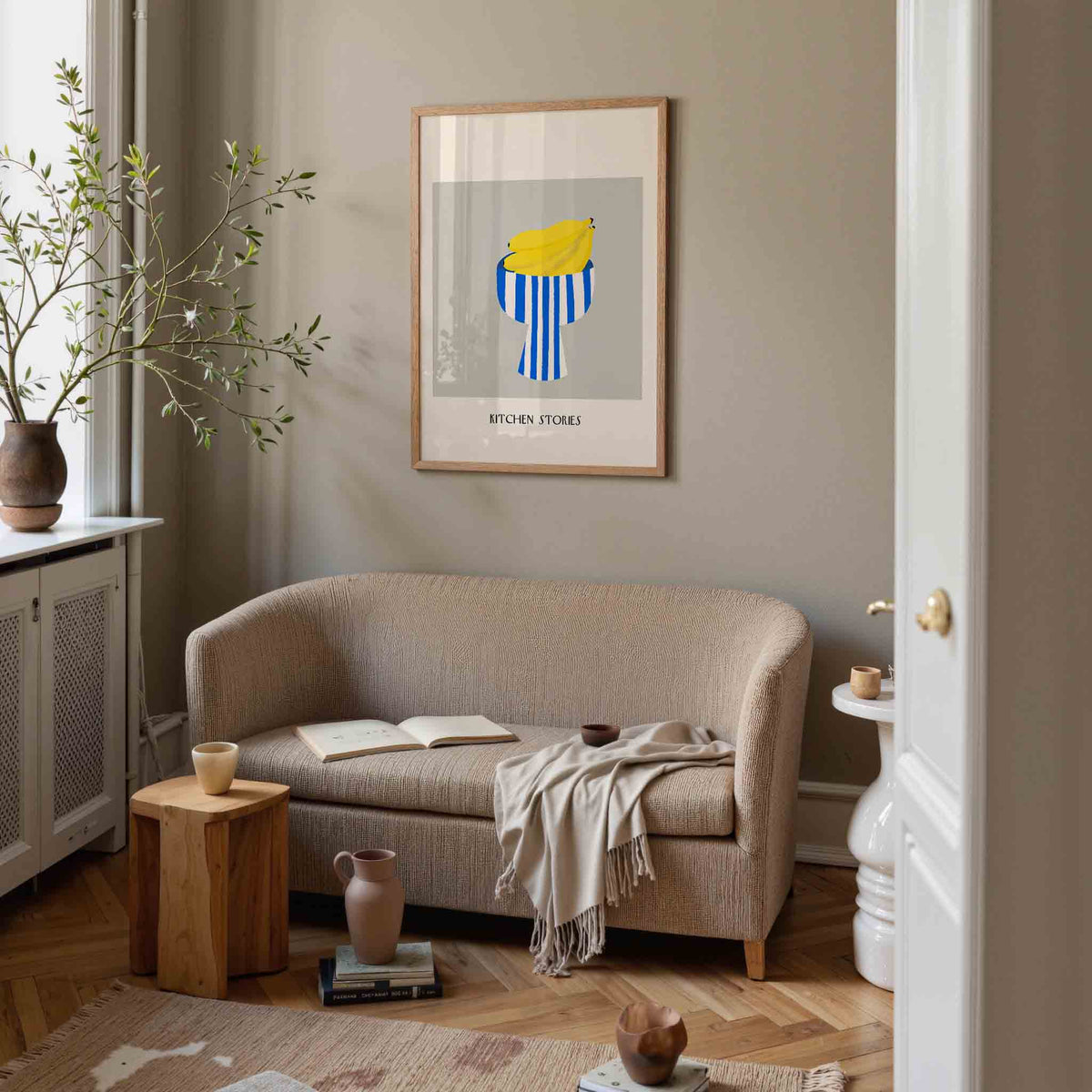 Bananen in gestreepte schaal – rustige poster in staand formaat
