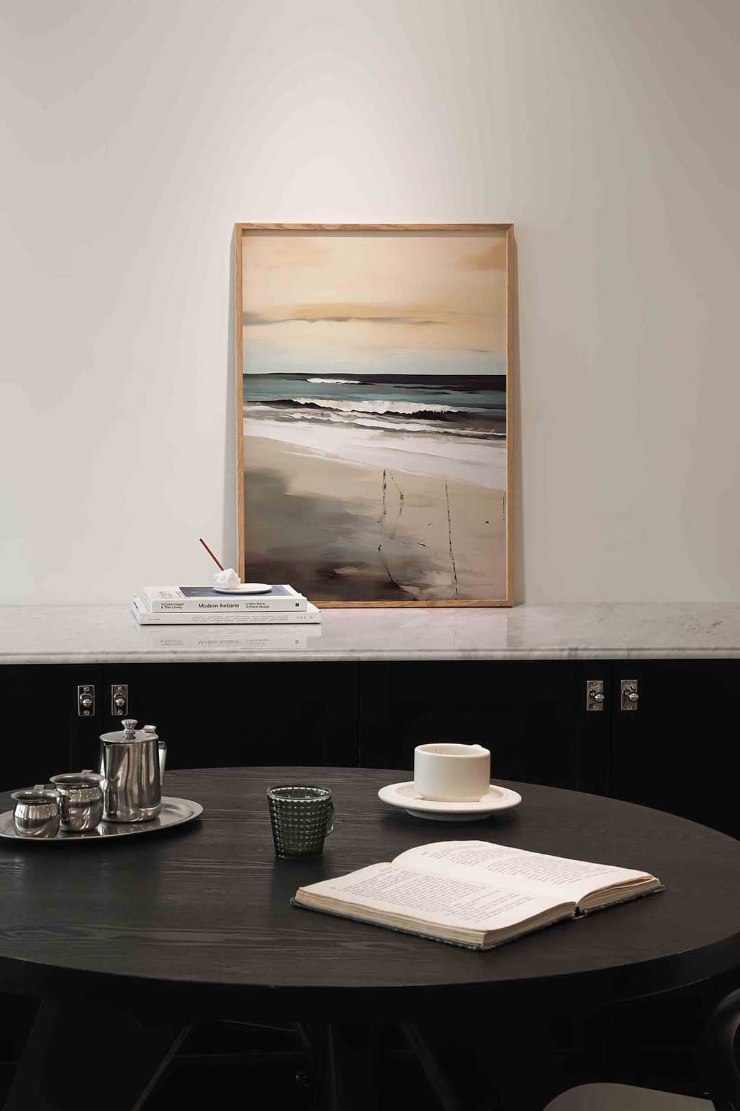 Strand en golven – abstracte poster in staand formaat