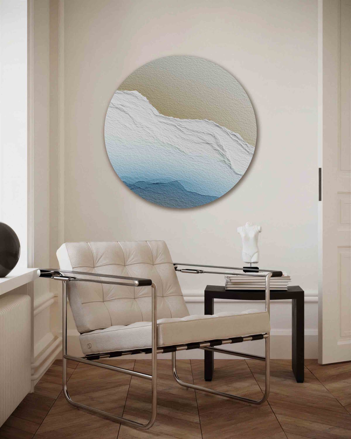 Landschap in blauw en beige – vrouwelijk portret muurcirkel als wanddecoratie