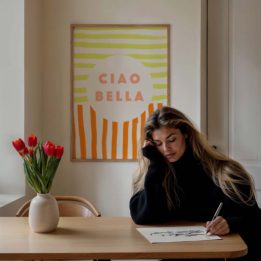 Ciao Bella Strepen – staande zomer wanddecoratie van WallArtistic