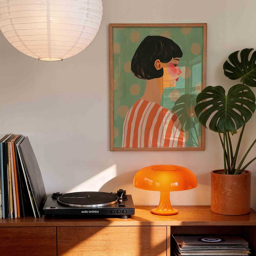Portret met gestreepte kleding – staande kleurrijke wanddecoratie van WallArtistic