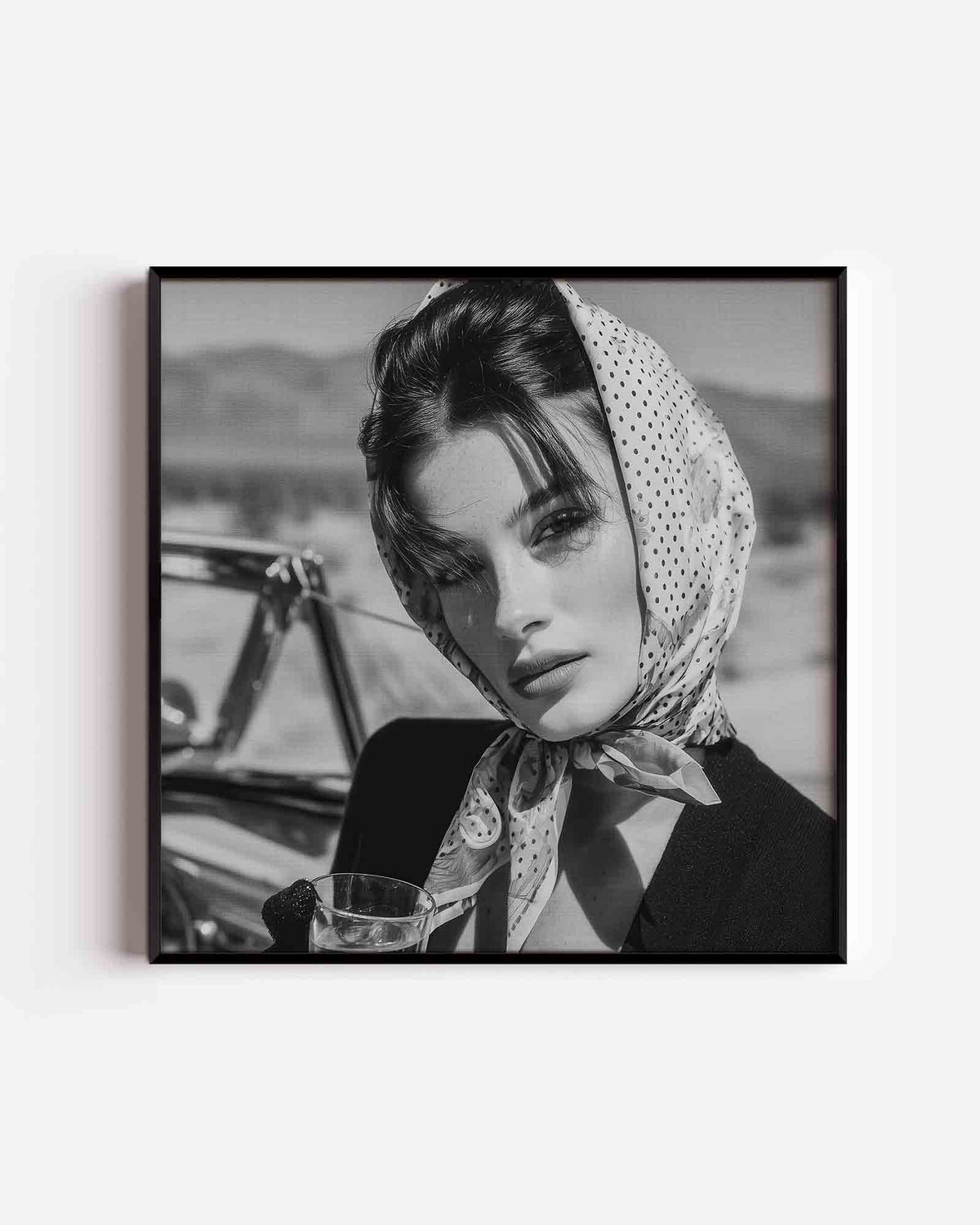Vrouw met sjaal – Pop Art vierkante poster als wanddecoratie