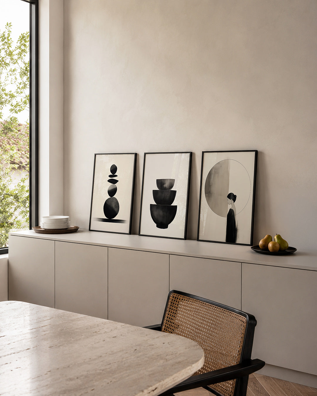 Zwevende vormen posterset – detailweergave – deze posterset toont een reeks zwevende, donkere vormen