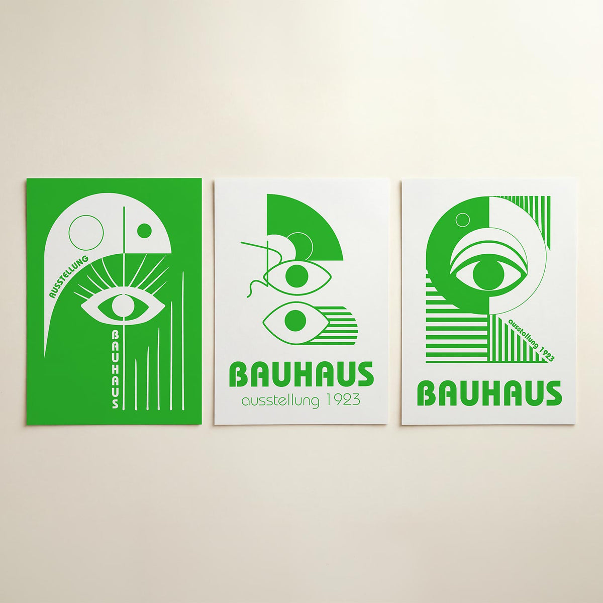 Oog en lijnen driedelige posterset in interieur