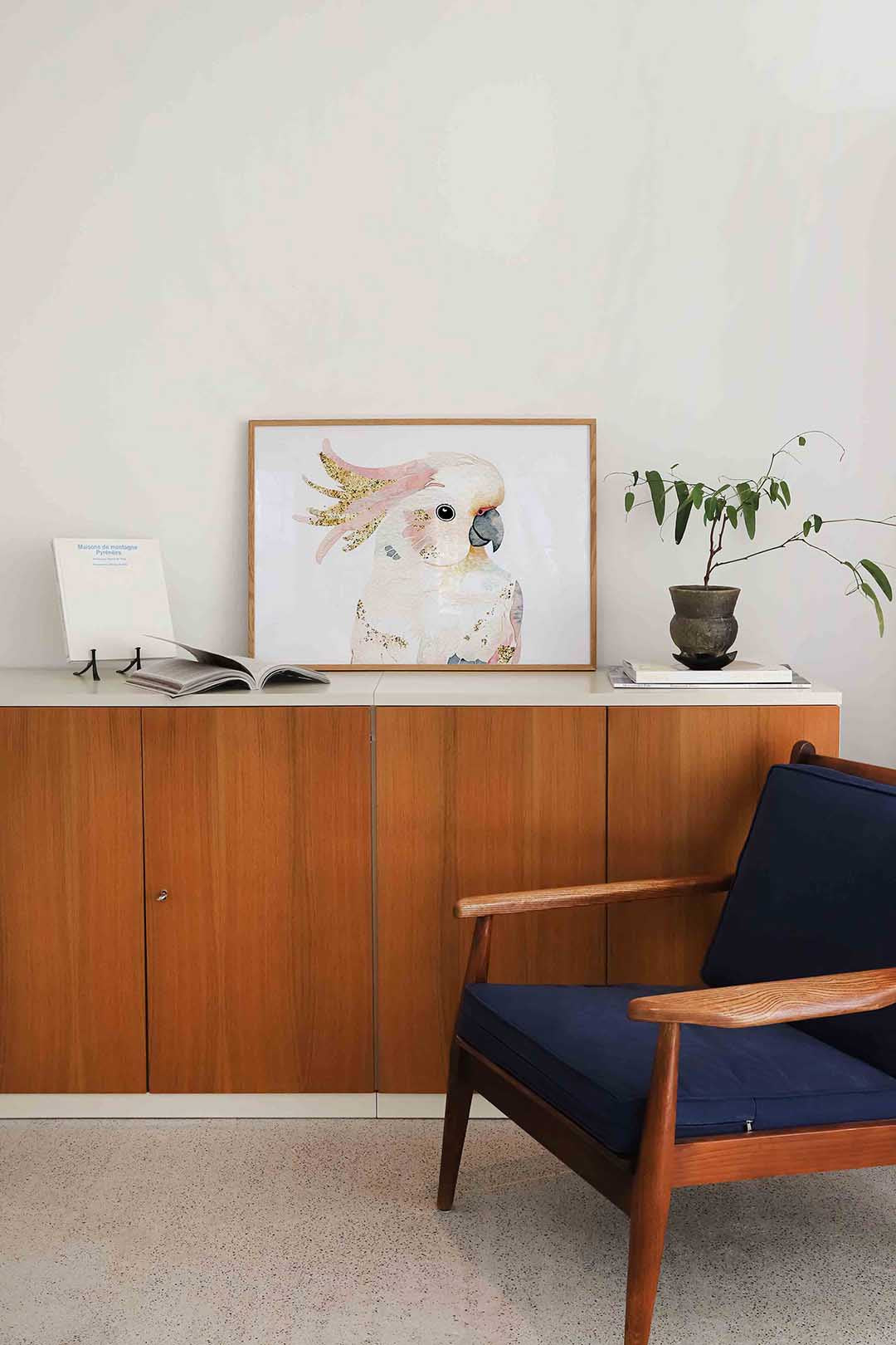 Papegaai met gouden accenten – liggende dieren wanddecoratie van WallArtistic