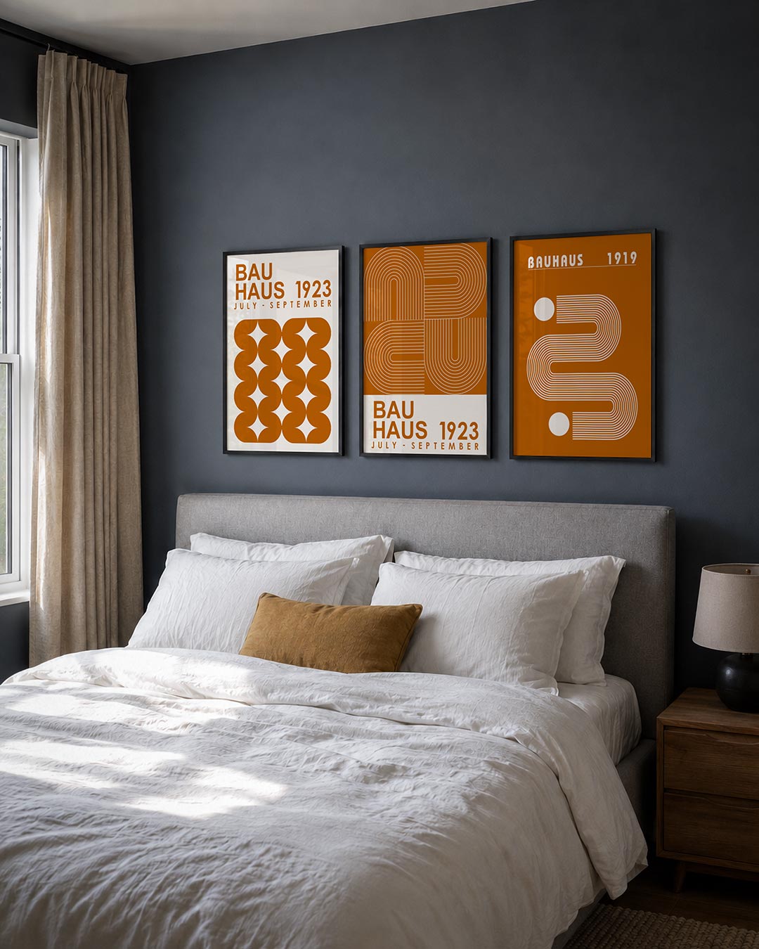 Vorm en ritme posterset – derde productweergave – deze posterset in drie delen toont een speelse ordening van oranje halve