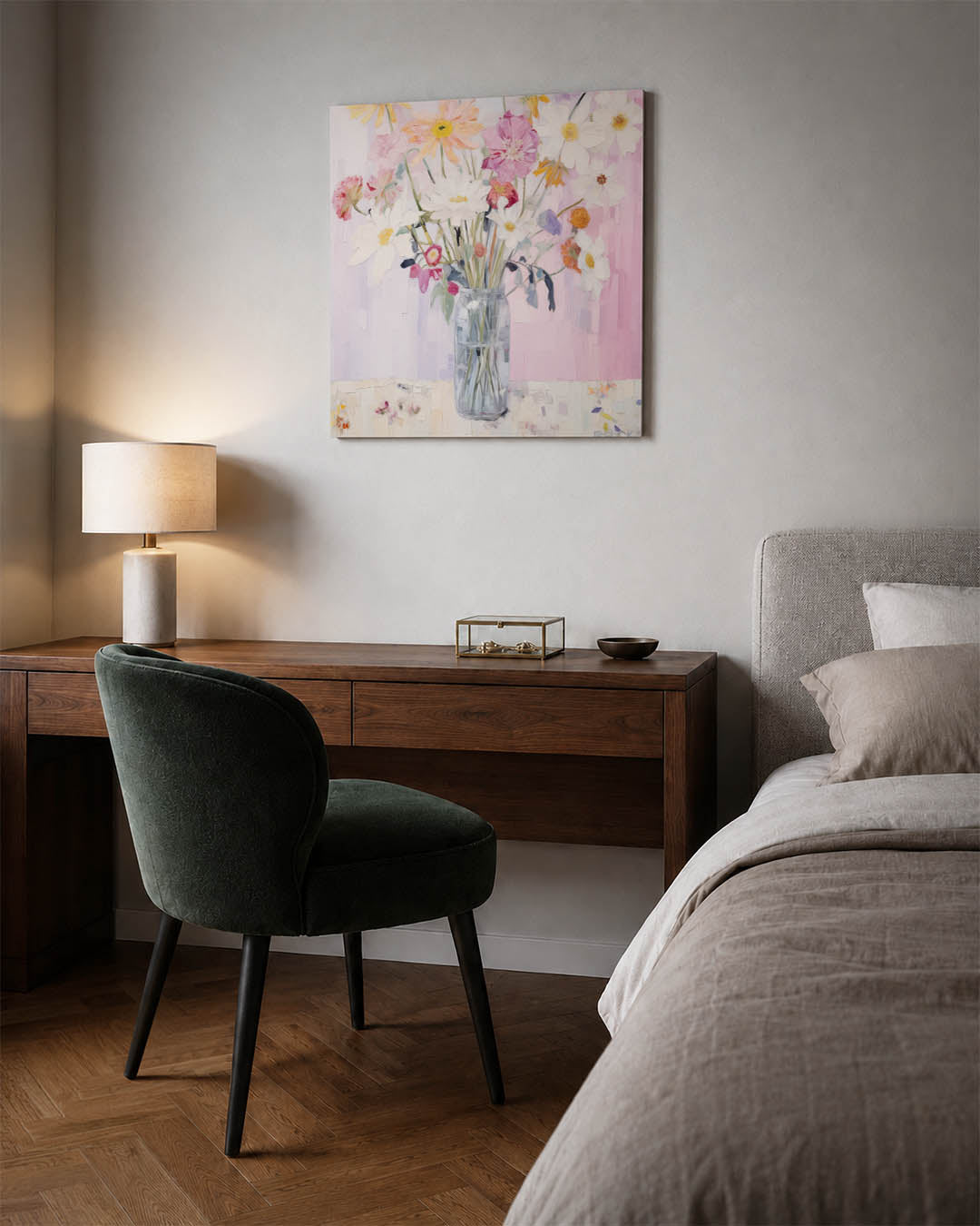 Bloemrijke compositie kunstwerk – materiaalweergave – dit werk toont een vaas met kleurrijke bloemen tegen een zachte