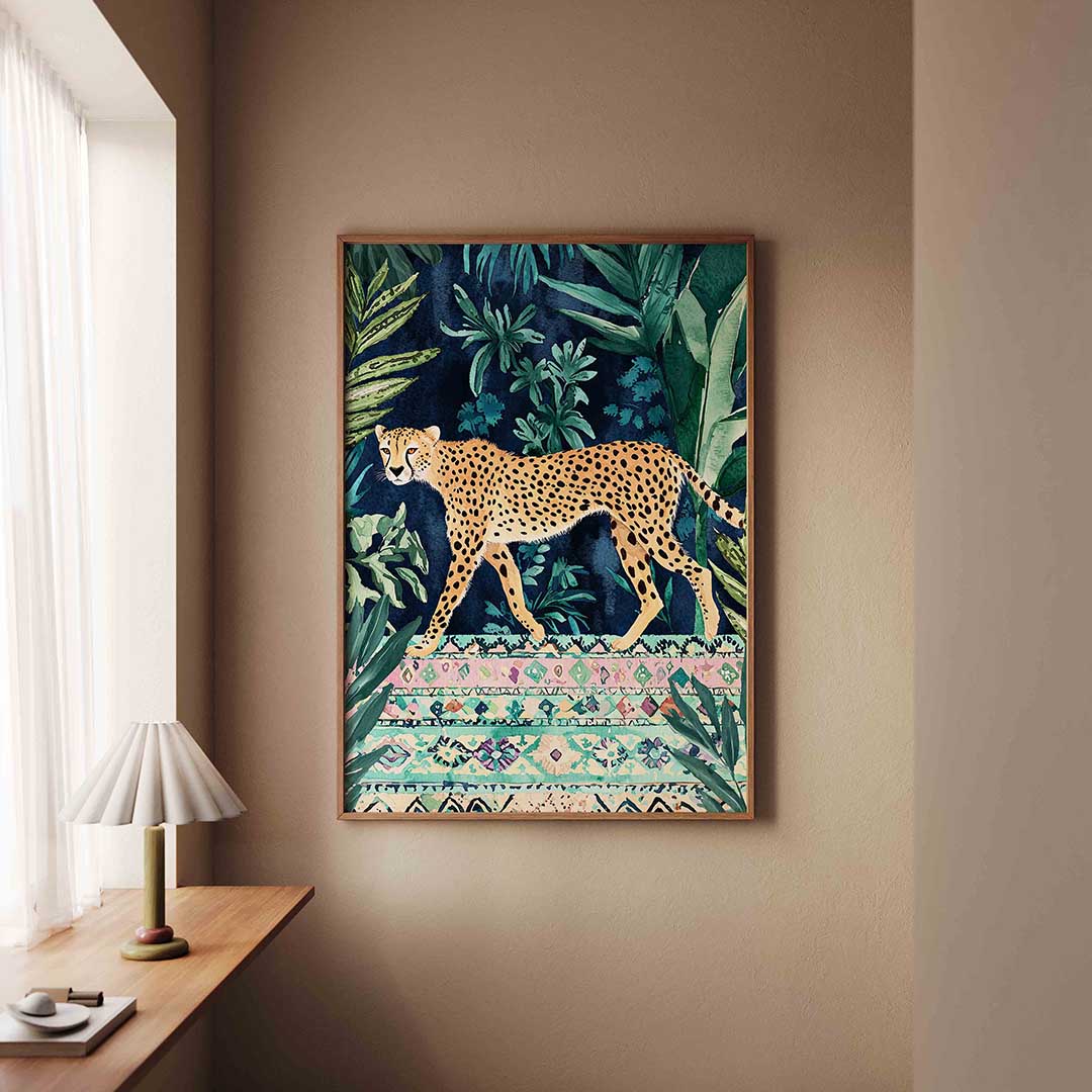 Luipaard in jungle – staande dieren wanddecoratie van WallArtistic