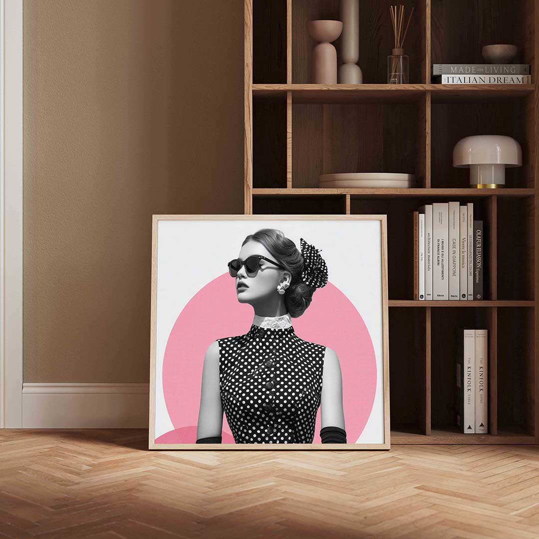 Dame met zonnebril – kleurrijke Pop Art poster in vierkant formaat