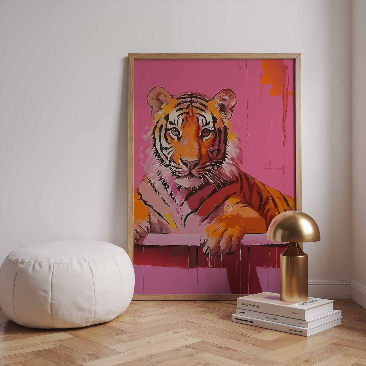 Vrolijke Tijger op Roze Achtergrond – dieren poster in staand formaat