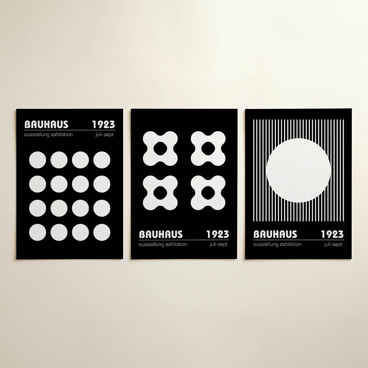Cirkelritme posterset – detailweergave – een zwart-wit compositie met een raster van witte cirkels op een zwarte achtergrond.