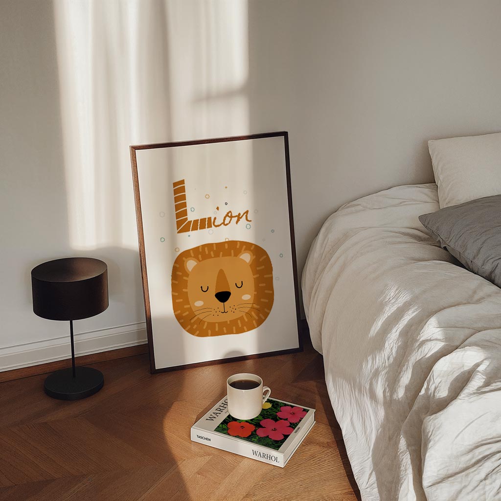 Slaap Zachte Leeuw – staande kinderkamer wanddecoratie van WallArtistic