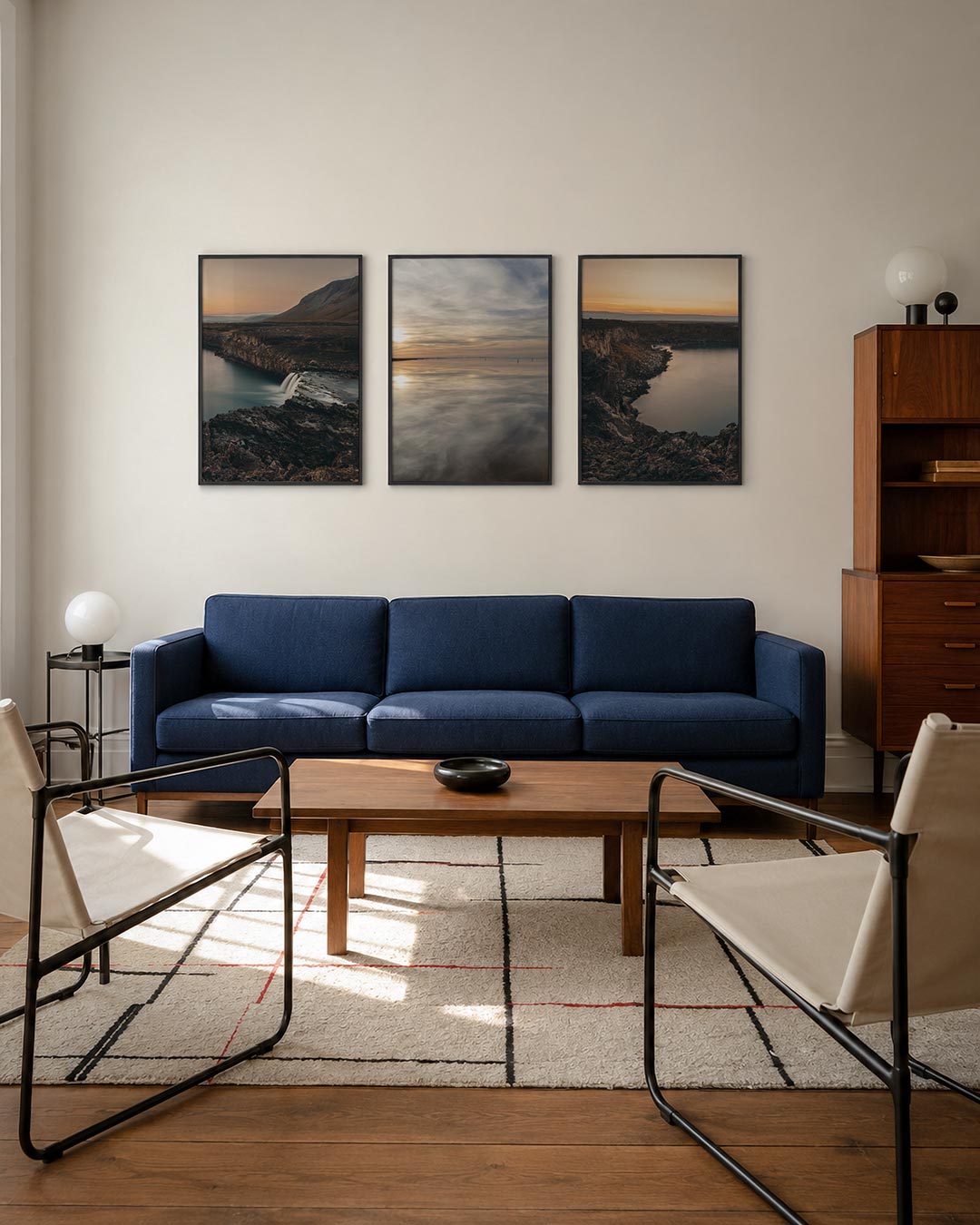 Abstract driedelige posterset – een abstracte posterset met donkere tinten en een rustige visuele opbouw.