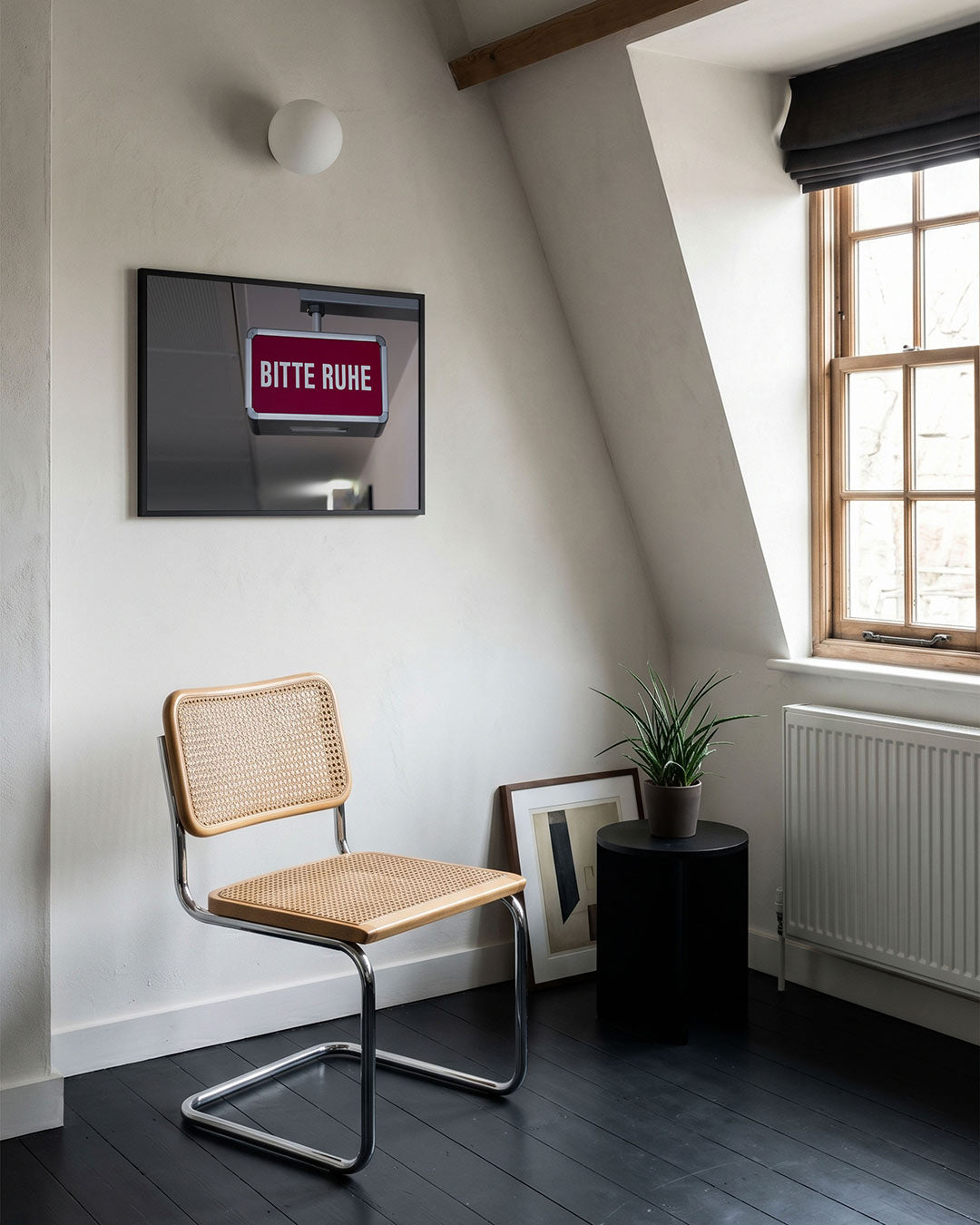 Rustig verzoek bord poster – tweede productweergave – een rechthoekig bord met een rode achtergrond en witte tekst. Het bord