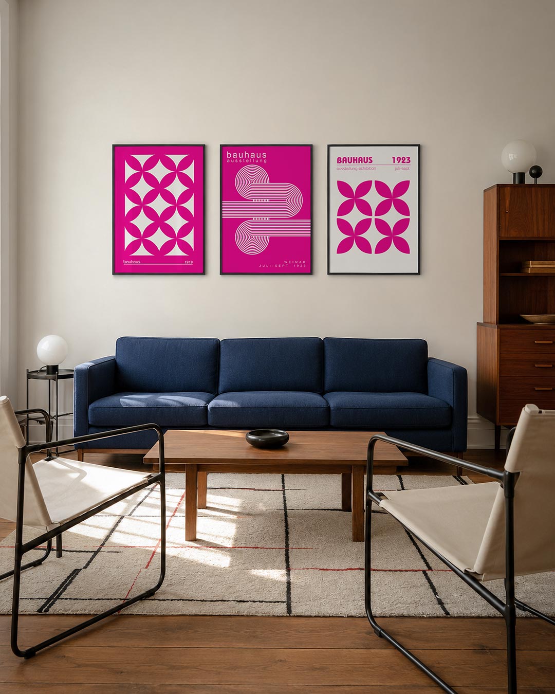 Vorm en kleur posterset – derde productweergave – deze posterset in drie delen toont een ritmisch patroon van roze ellipsen