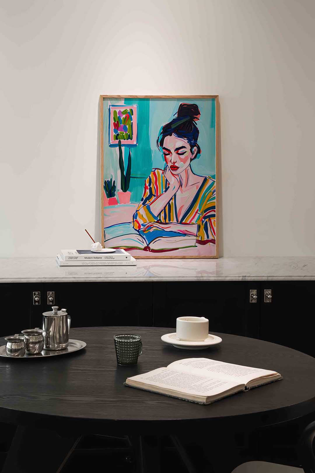 Lezende vrouw – portret poster in staand formaat