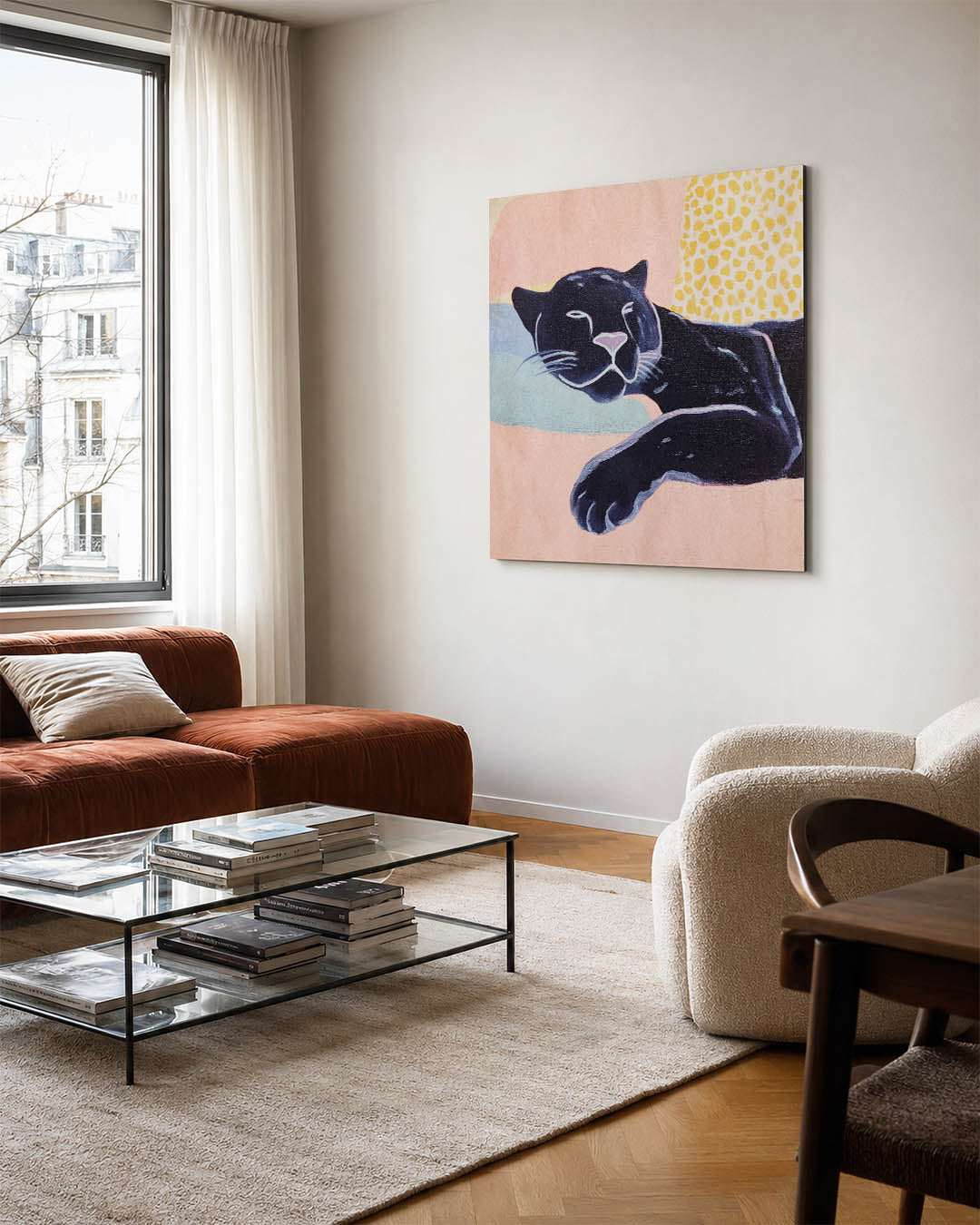 Dromerige panter kunstwerk – vierkante wanddecoratie – dit kunstwerk toont een ontspannen panter in een kleurrijke omgeving.