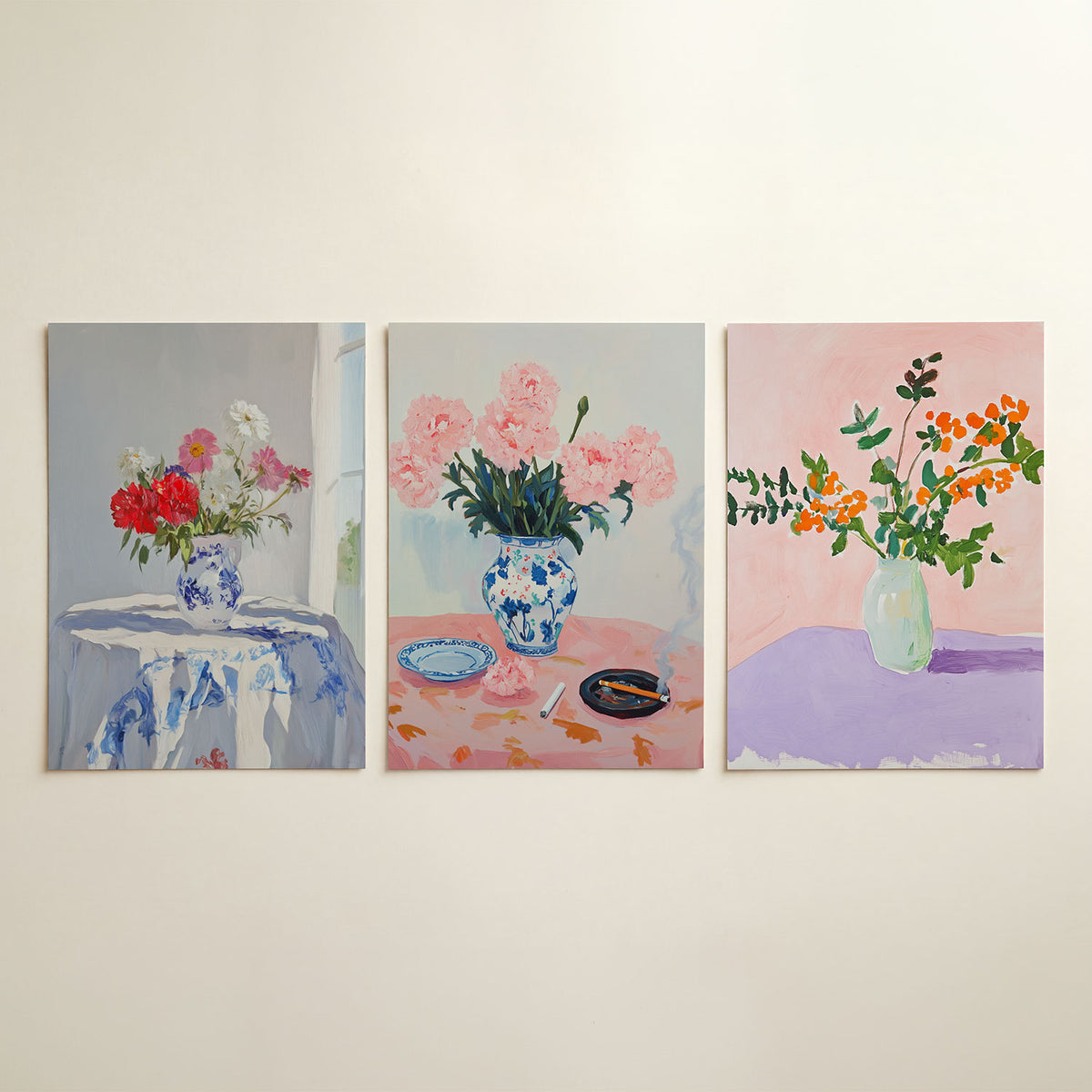 Tafel met bloemen driedelige posterset in interieur