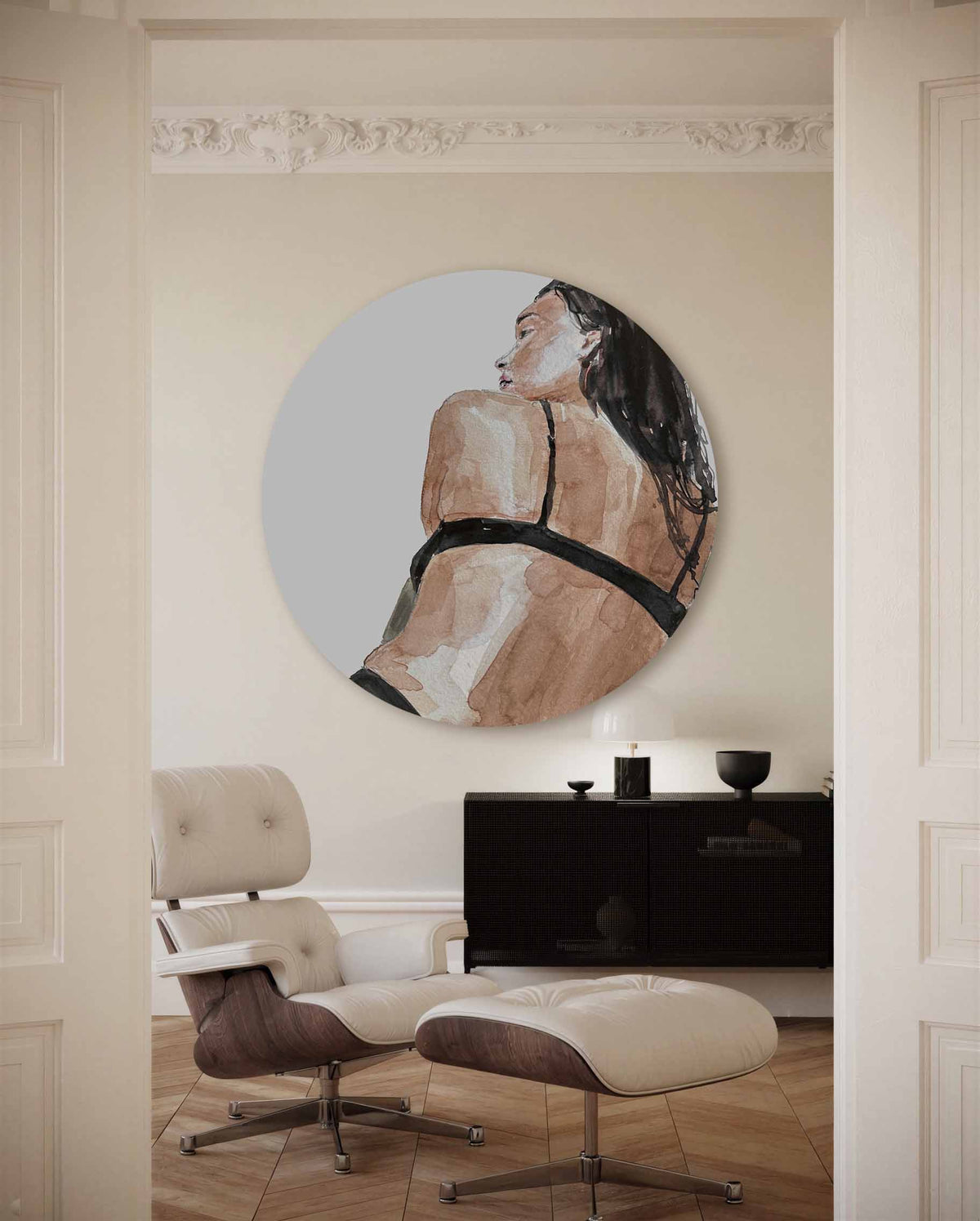 Vrouw in zwart – illustratie muurcirkel als ronde muurdecoratie