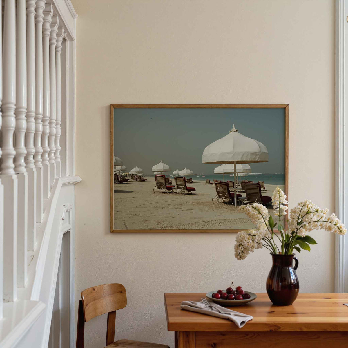 Strandstoelen en parasols – moderne poster in liggend formaat