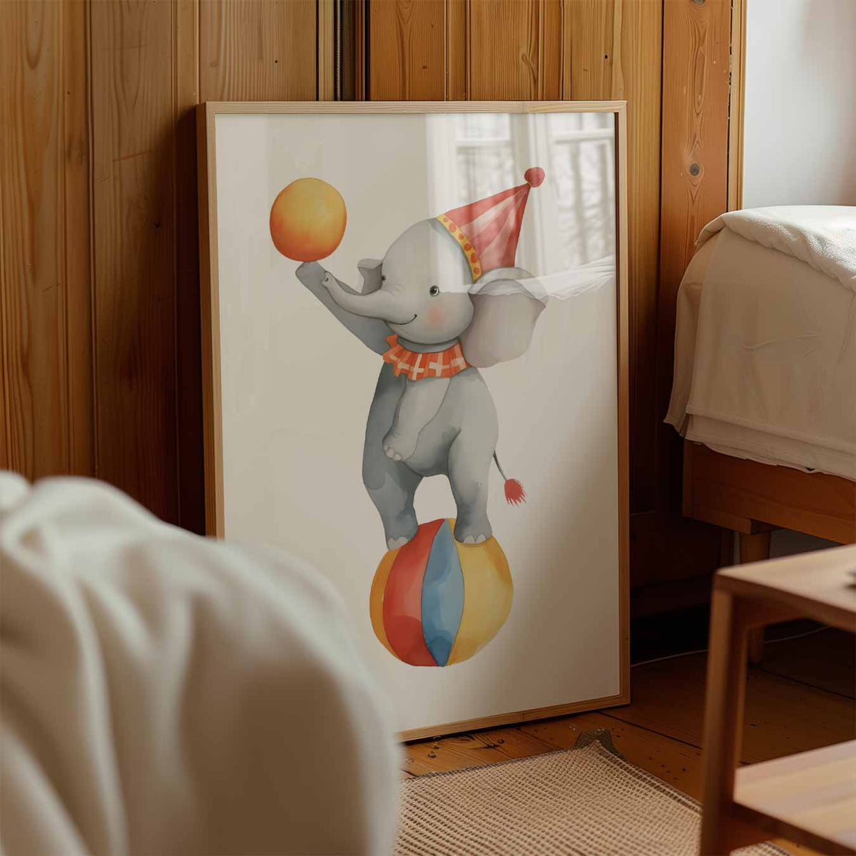 Schattige Olifant op Circusbal – staande muurposter voor de kinderkamer