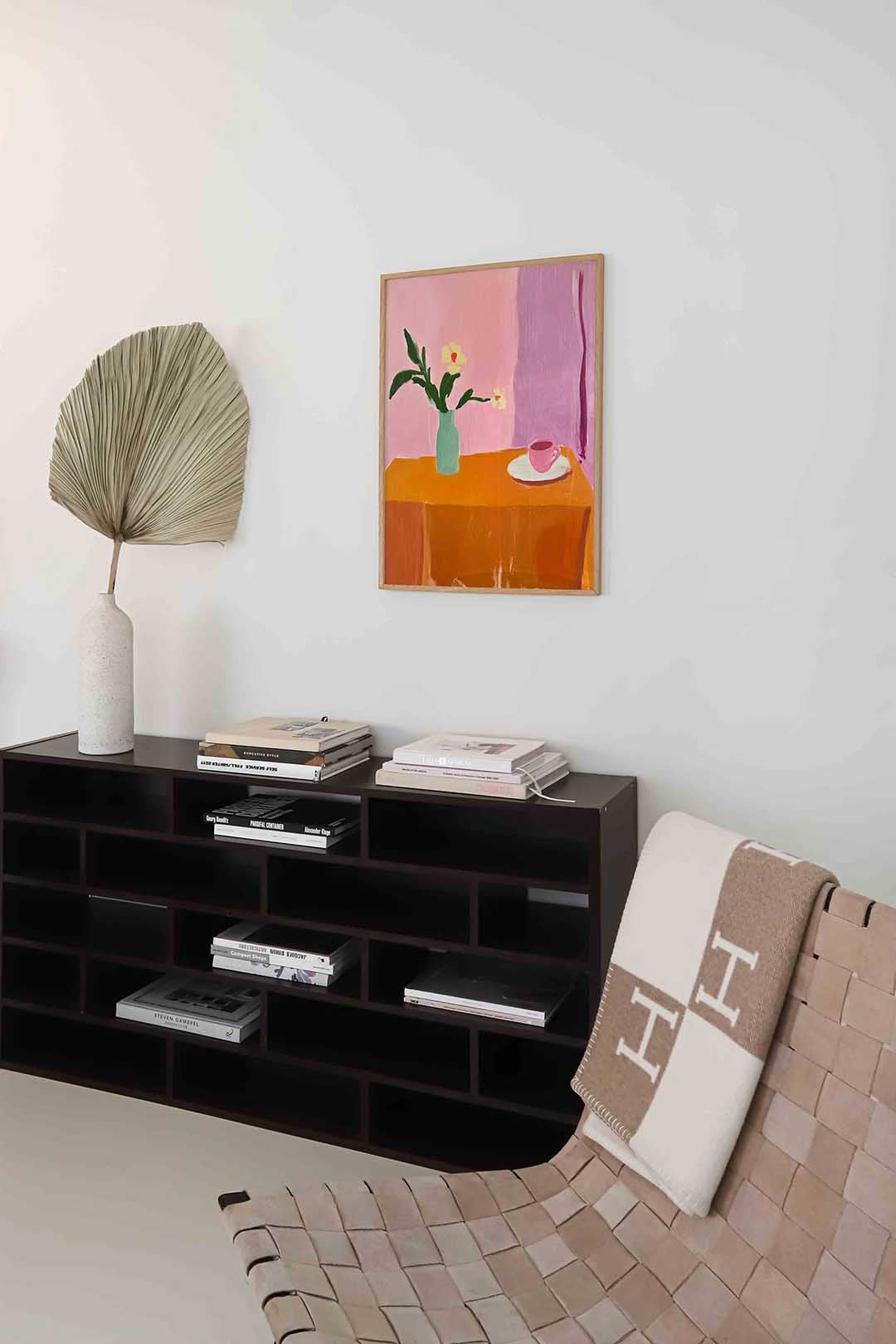 Bloemen en kopje – staande moderne wanddecoratie van WallArtistic