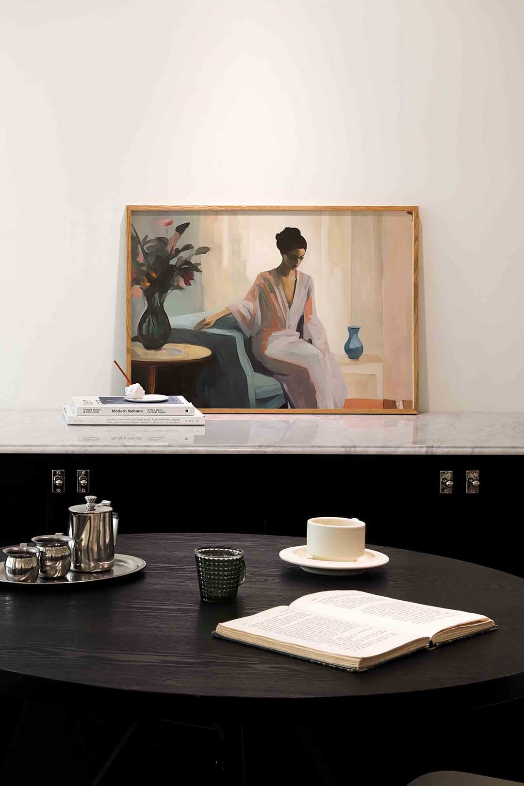 Vrouw in kamer – portret poster in liggend formaat