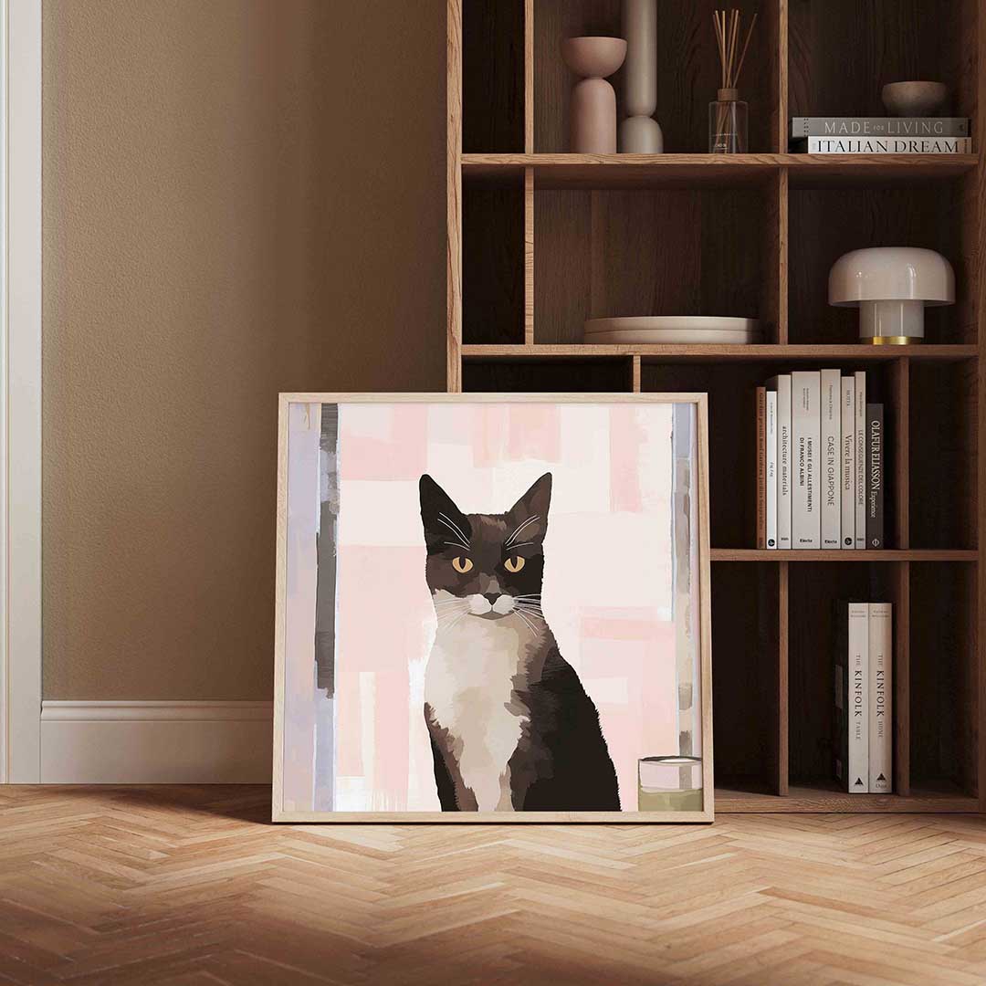 Kat met roze achtergrond – vierkante design wanddecoratie van WallArtistic