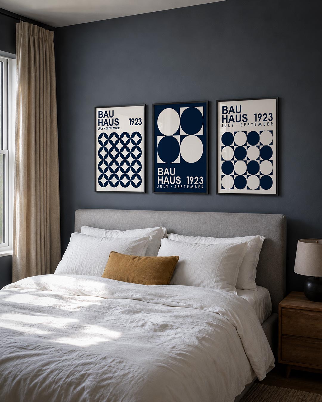 Abstract posterset – derde productweergave – een abstracte posterset met donkere tinten en een rustige visuele opbouw.