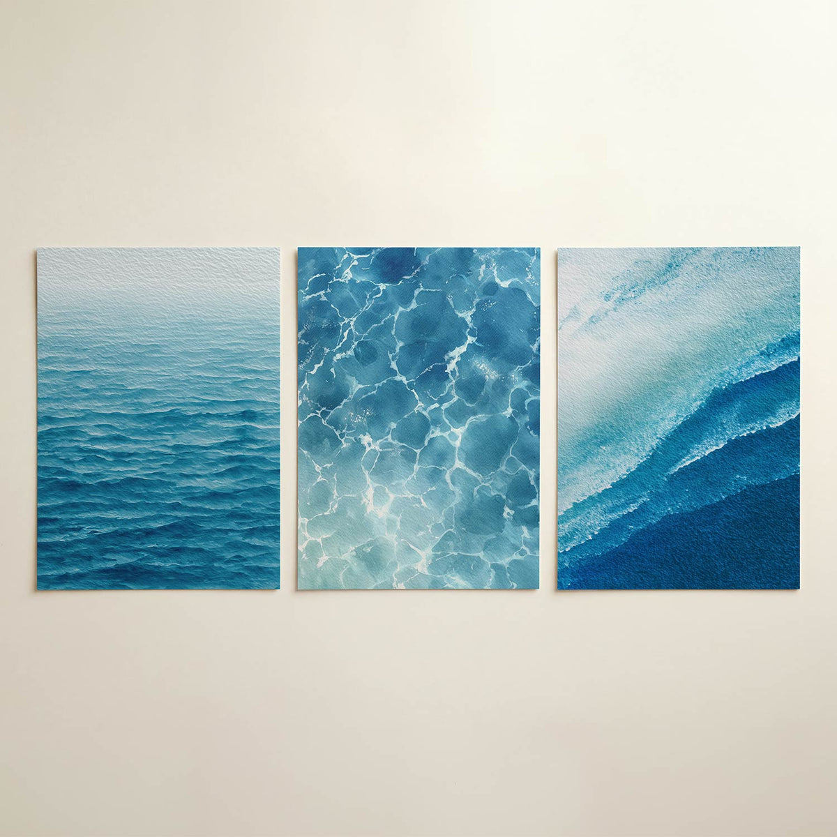 Golvend blauw ritme driedelige posterset in interieur
