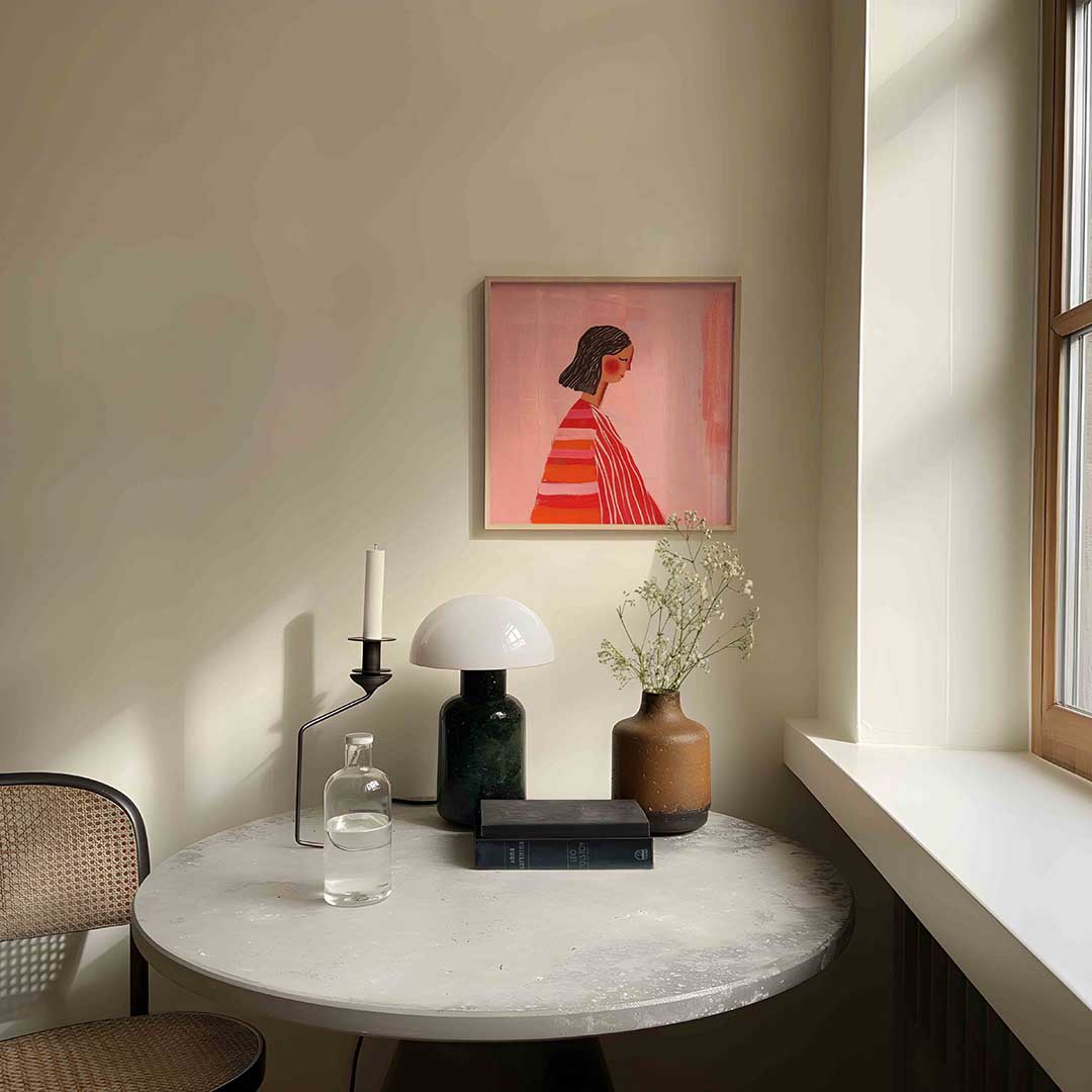 Vrouw met gestreepte kleding – vrouwelijke portretkunst als vierkante poster