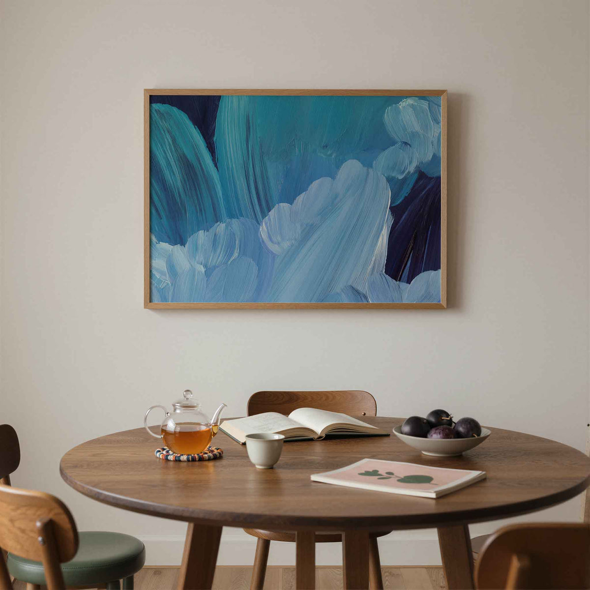 Blauwe penseelstreken – liggende schilderkunst wanddecoratie van WallArtistic
